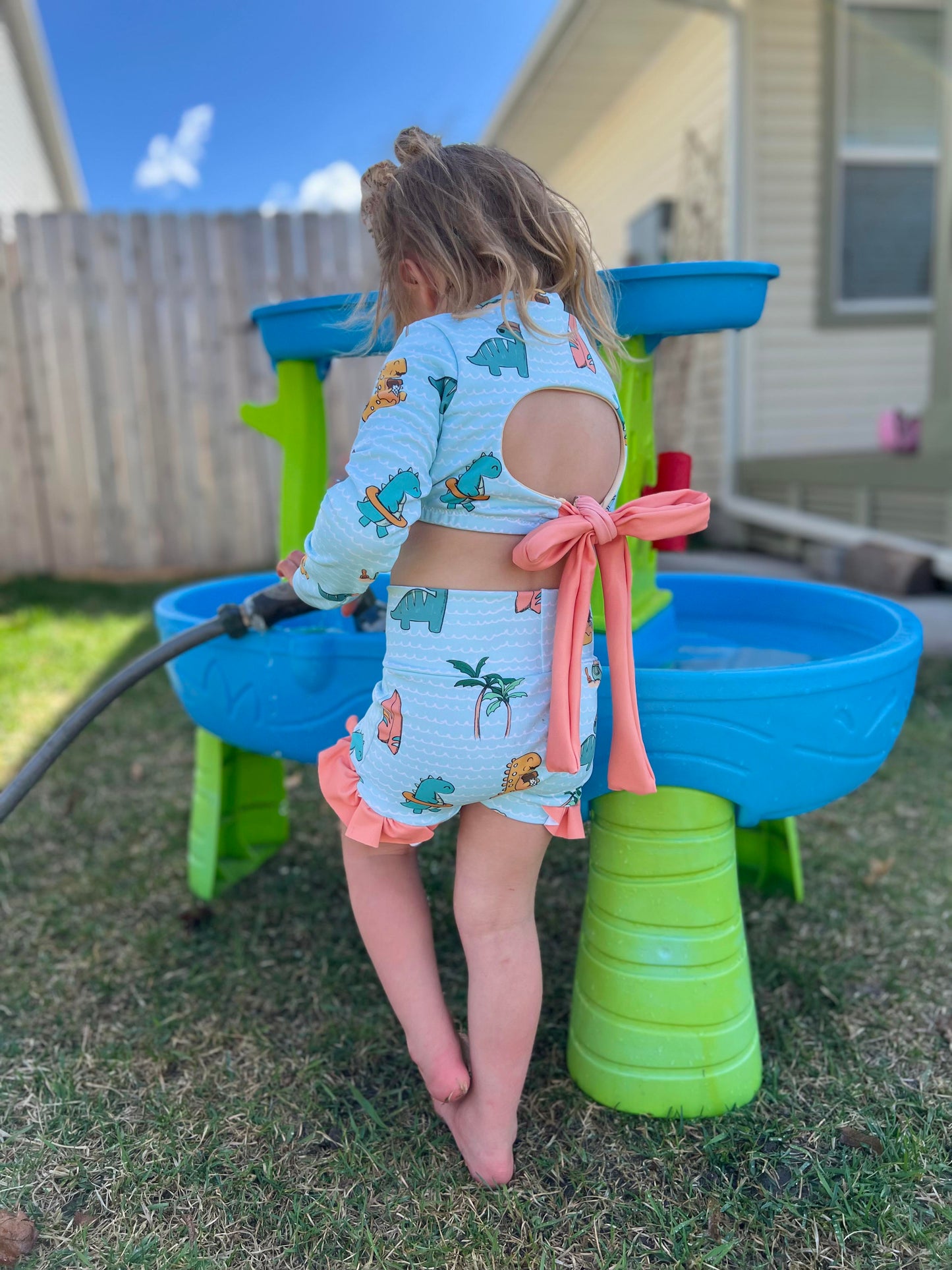 Cropped top key hole rashgaurd