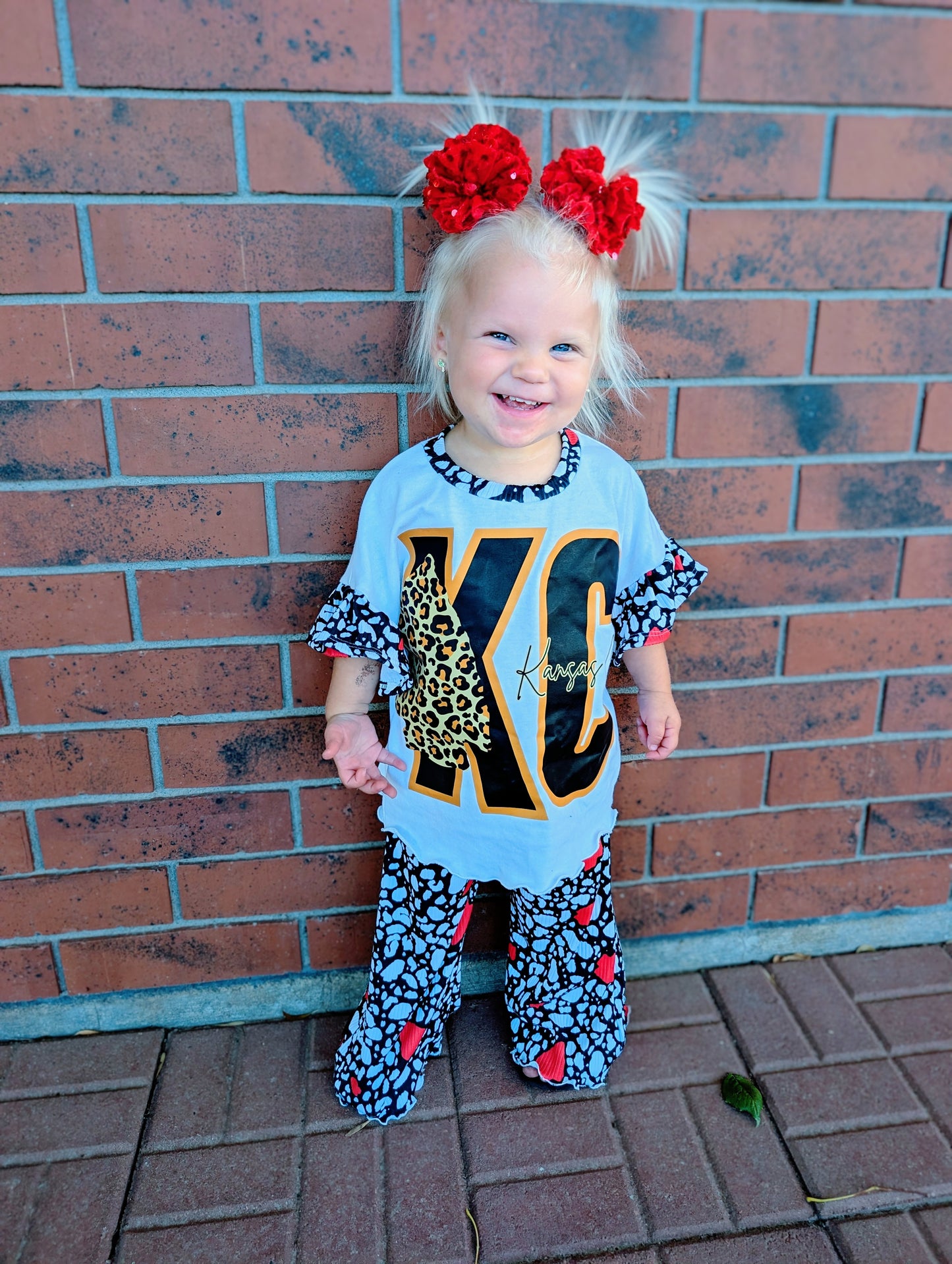 Flares/wide leg Pants