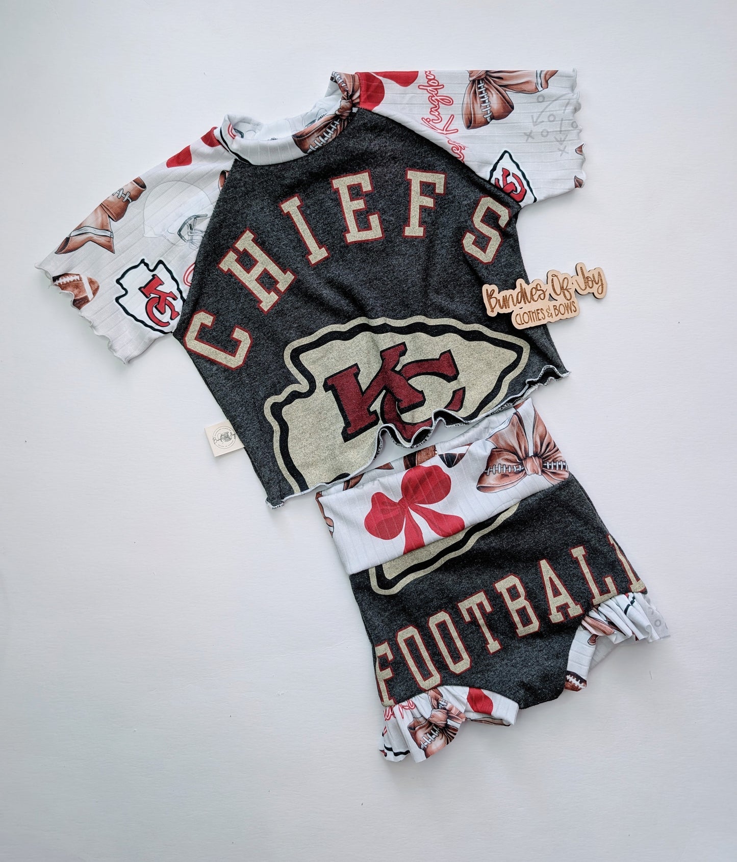 12/18 upcyled cropped raglan & bummies with ruffles