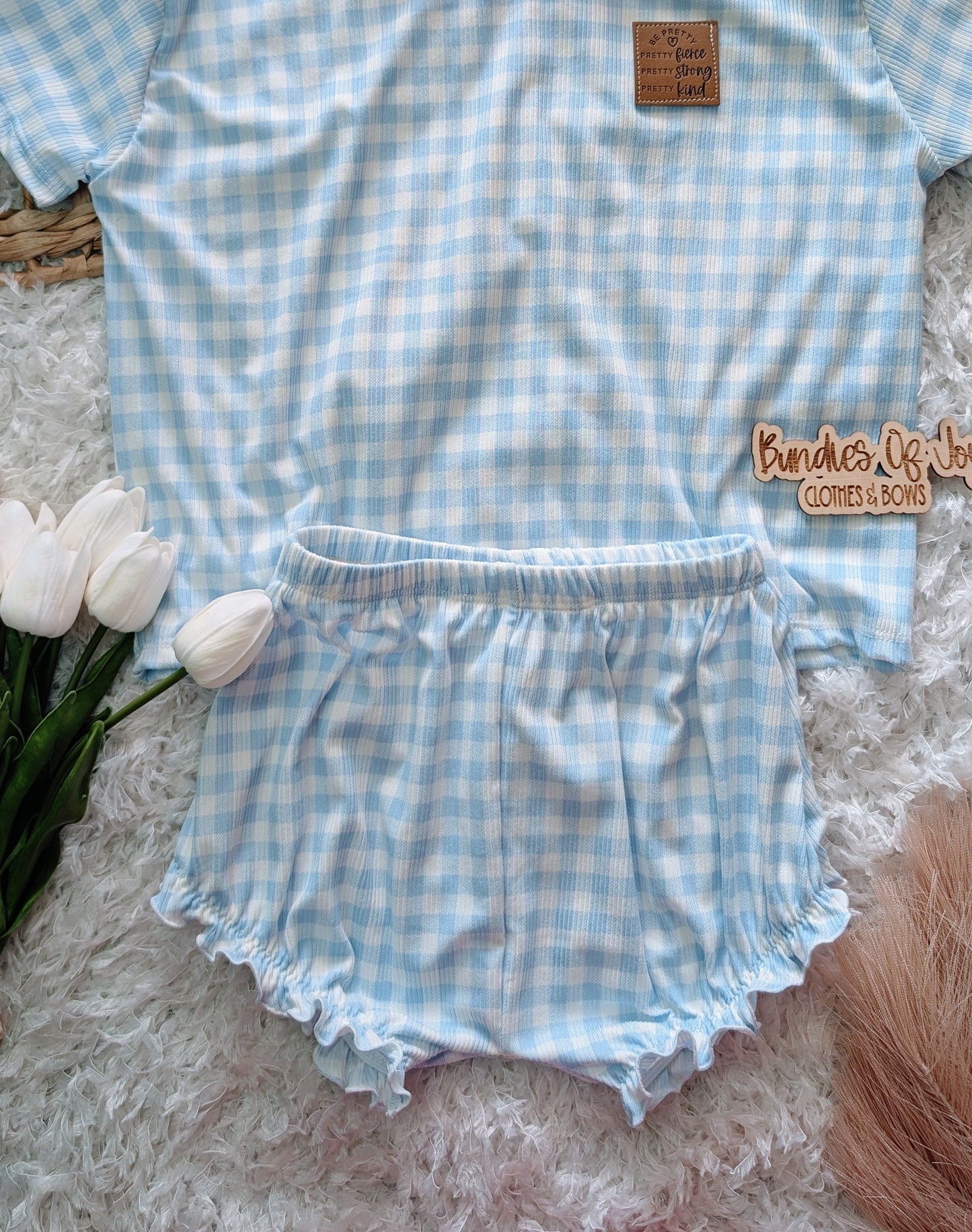 Ruffle shorties